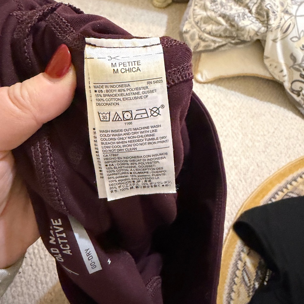 Mid rise mesh paneling compression leggings - Picture 4 of 5